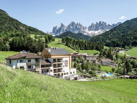 Hotel Tyrol - Dolomites slow living - Villnöss in Eisacktal
