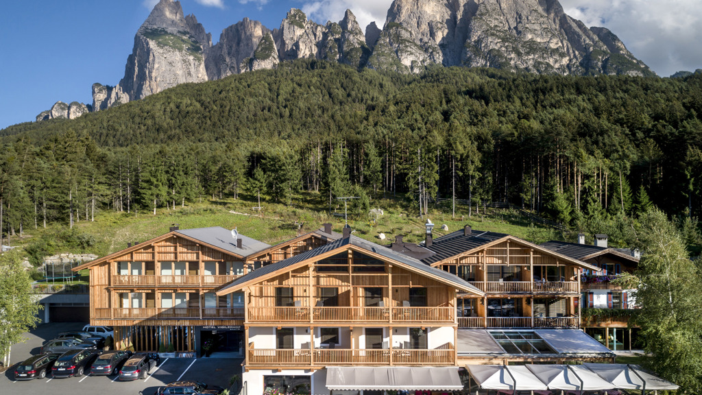 Vigilerhof Sommer Außenaufnahme.jpg