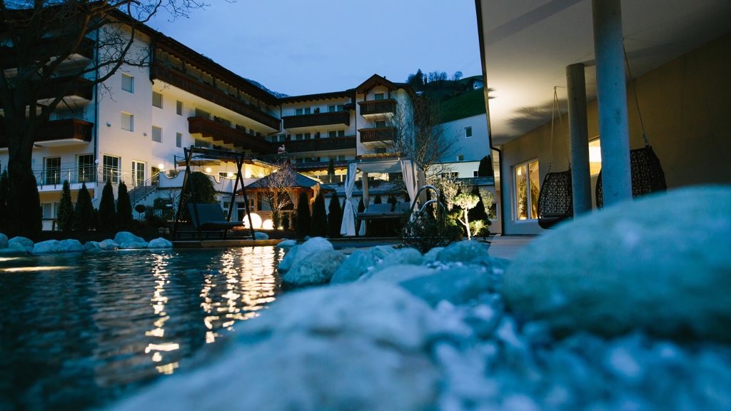 Wiesenhof Garden Resort - Hotel in St. Leonhard in Passeier in Passeiertal / Tyrol du Sud