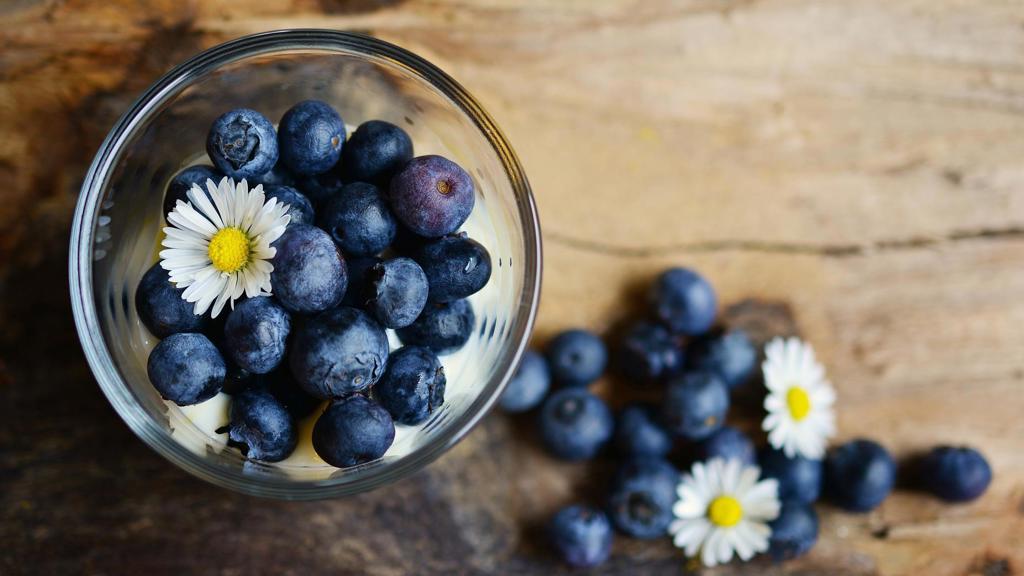 blueberries-2278921-1920.jpg