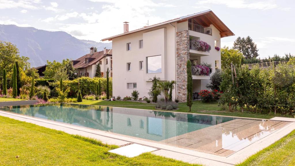 Ferienwohnungen Larcherhof - Apartment / Residence in Lana in Meran and environs / Południowy Tyrol