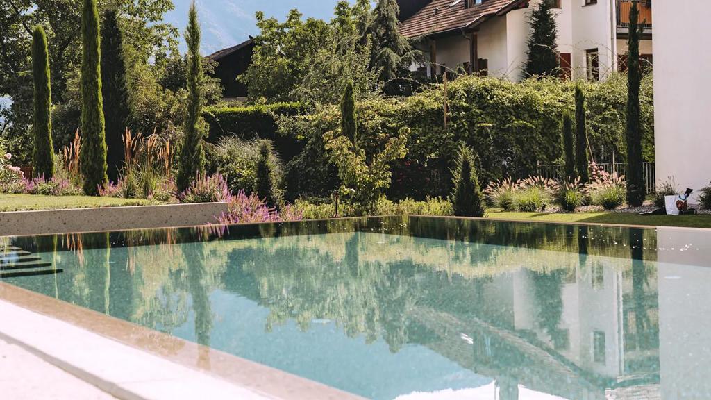 larcherhof-h-schwimmbad5.jpg