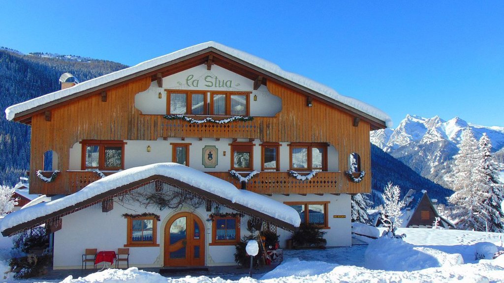 Hotel Garni La Stua - Hotel near Passo Giau in Belluno / Dolomites