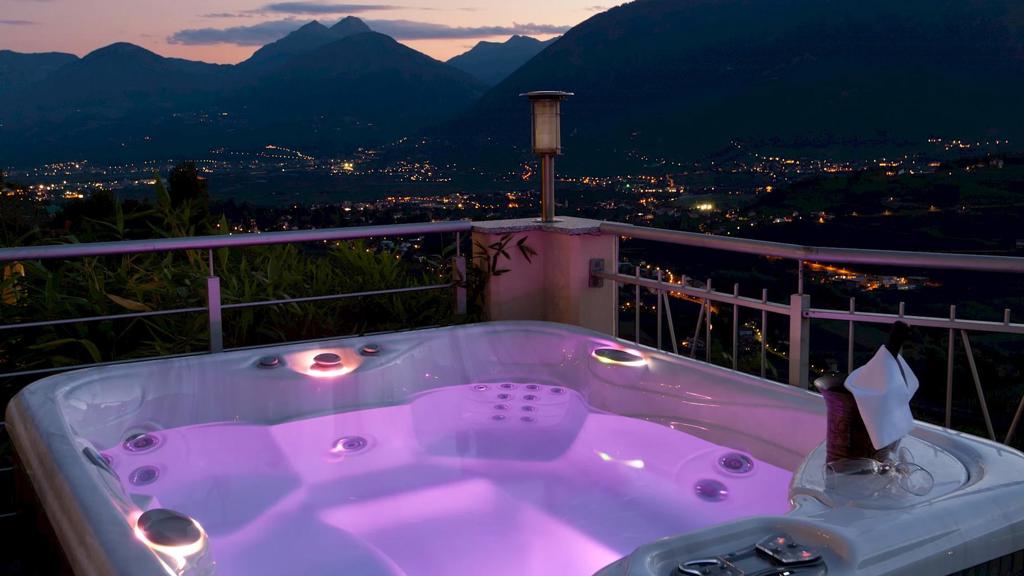 whirlpool_nachts_2.2100x1050.jpg