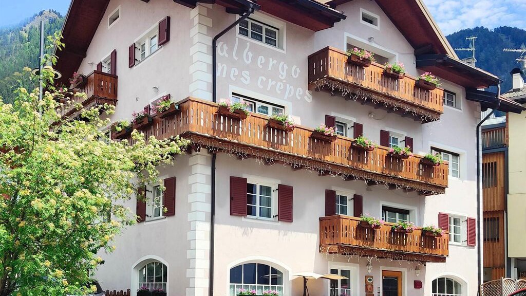 Nes Crepes - Hotel in Val di Fassa in Trentino / Dolomites