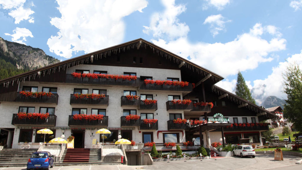 hotel_nigritella_esterno_1 (1).jpg