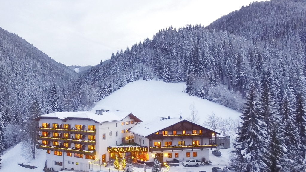 Ganischgerhof Mountain Resort & SPA - Hotel in Deutschnofen in Eggental / Południowy Tyrol