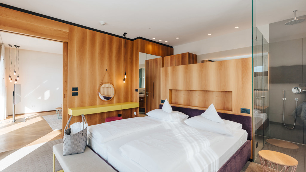 1_Hohenwart Suite_Bett.jpg