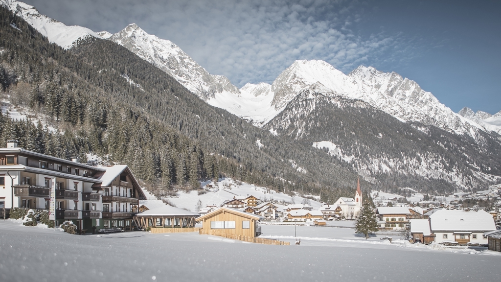 Hotel Vierbrunnenhof - Hotel in Antholz at Mt. Kronplatz / South Tyrol