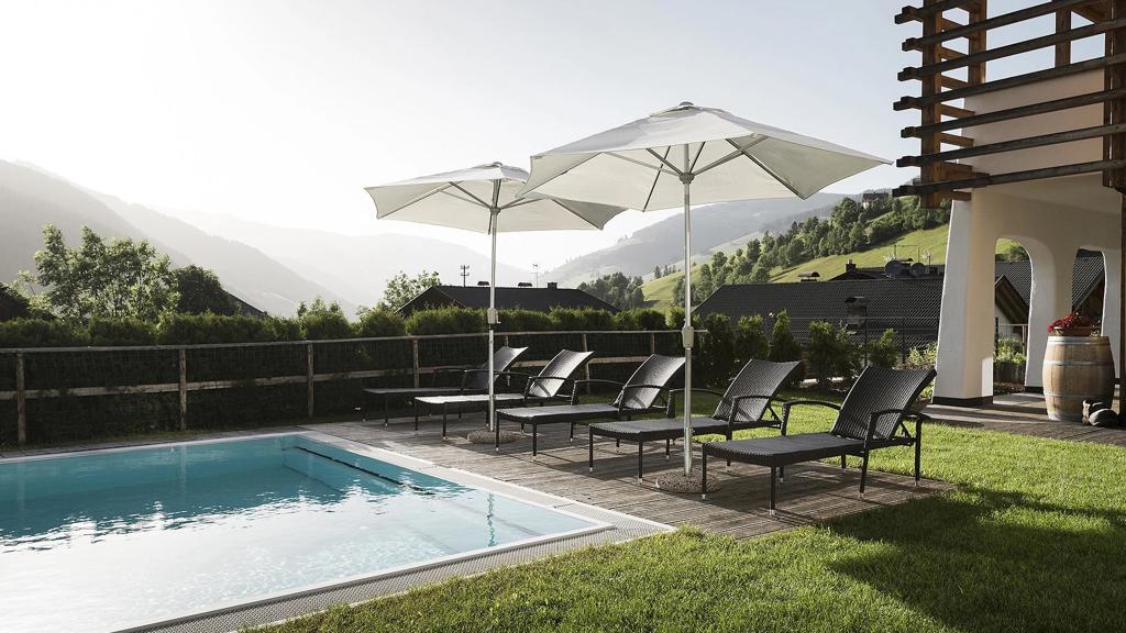 csm_aussenpool-Dolomites-Residence-Gadertal-Suedtirol_f3c5216f78.jpg