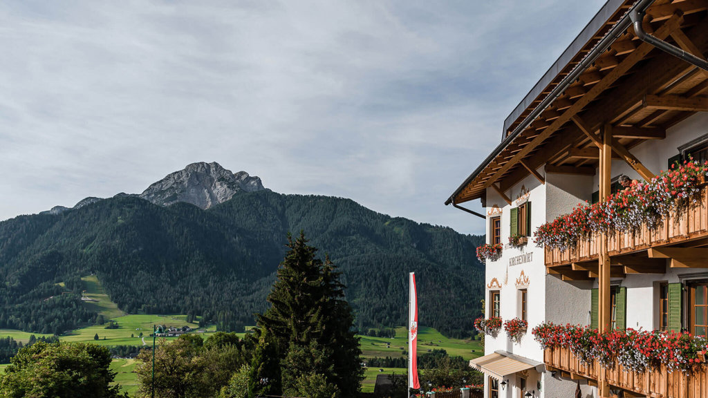 Hotel Kirchenwirt - Hotel in Toblach in Hochpustertal / Południowy Tyrol