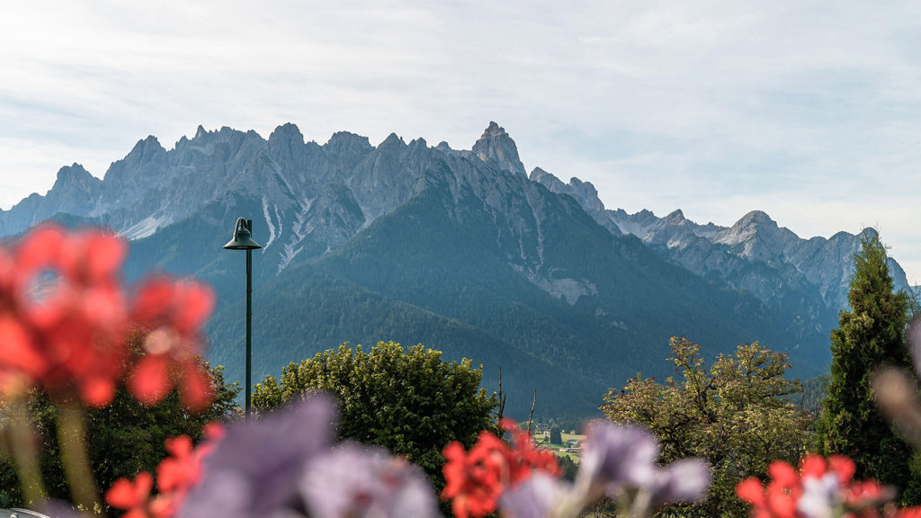 home-header-kirchenwirt-sommer-berge-2048x1152.jpg
