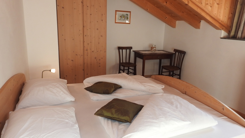 Sonnblick Schlafzimmer II.jpg