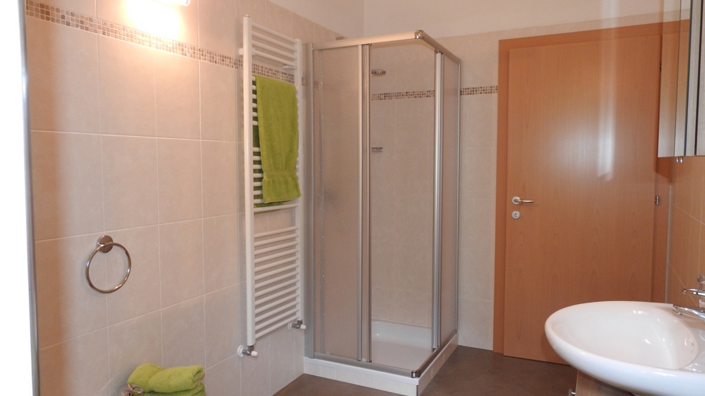 Waldruhe Badezimmer 1.jpg