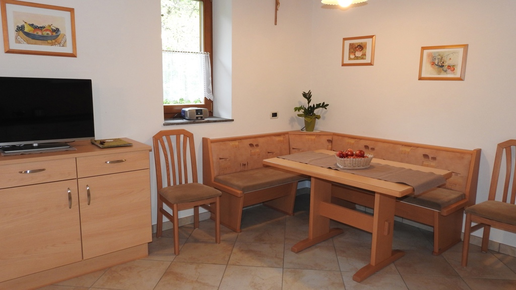 Waldruhe Wohnkuche.jpg