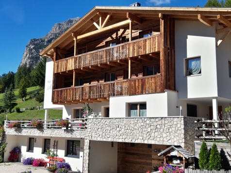 Chalet Ambria Appartments - La Villa in Alta Badia
