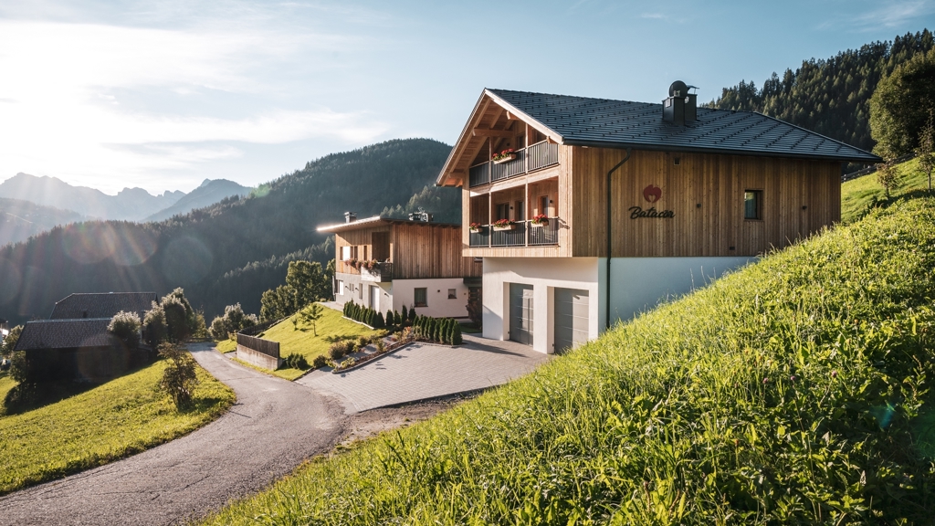 Chalet Batacör - Chalet in St. Vigil in Enneberg am Kronplatz / Südtirol