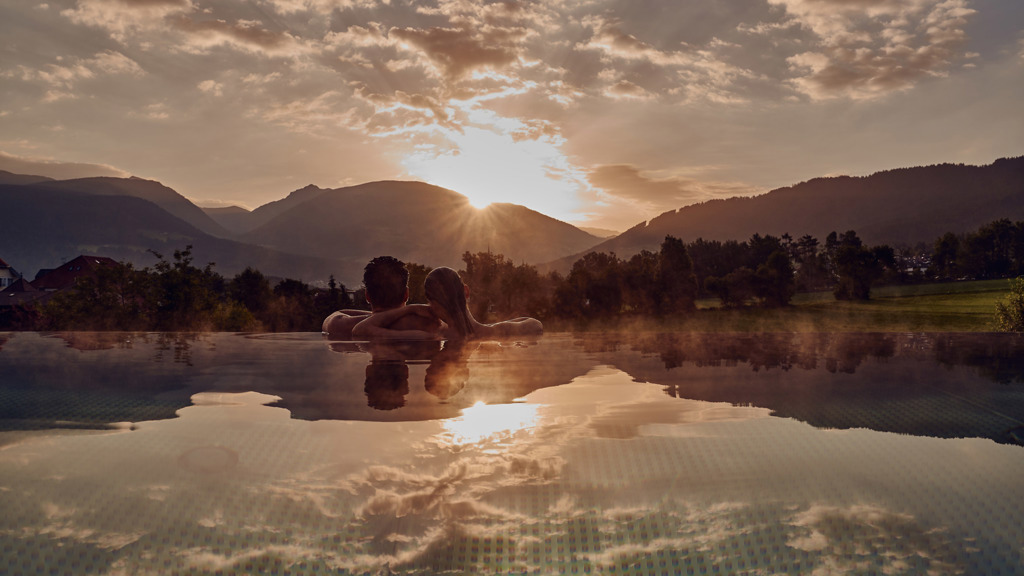 2106bb_falkensteiner-kronplatz-rooftop-pool_3_0116.jpg