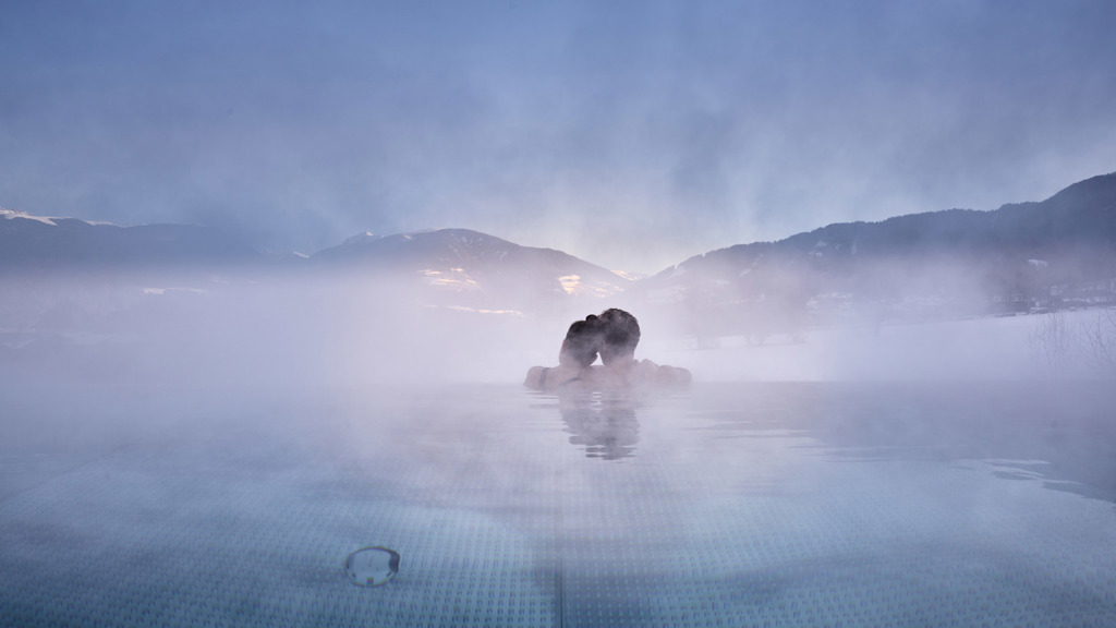 2201bb_falkensteiner-kronplatz-winter_pool-rooftop_1588 (2).jpg