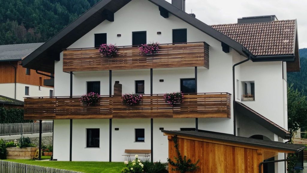 Messna Living bearbeitet.jpg
