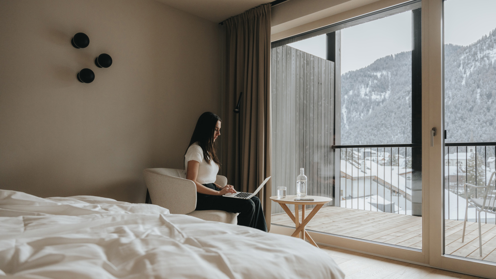 hotel-ama-stay-rooms-upscale-17.jpg