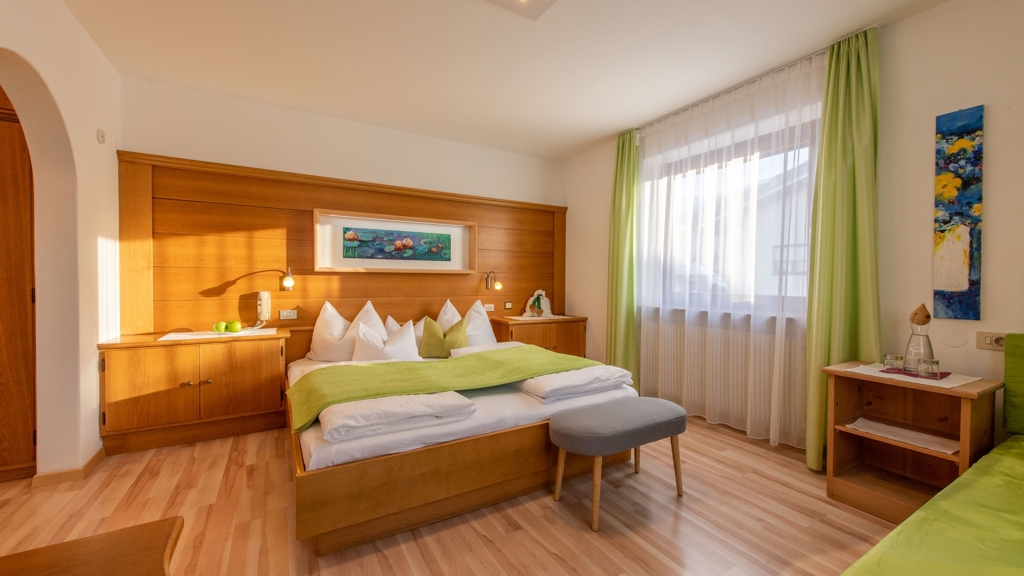 Garni Appartement Almrausch - Bed & Breakfast in Mals im Vinschgau in Vinschgau / South Tyrol