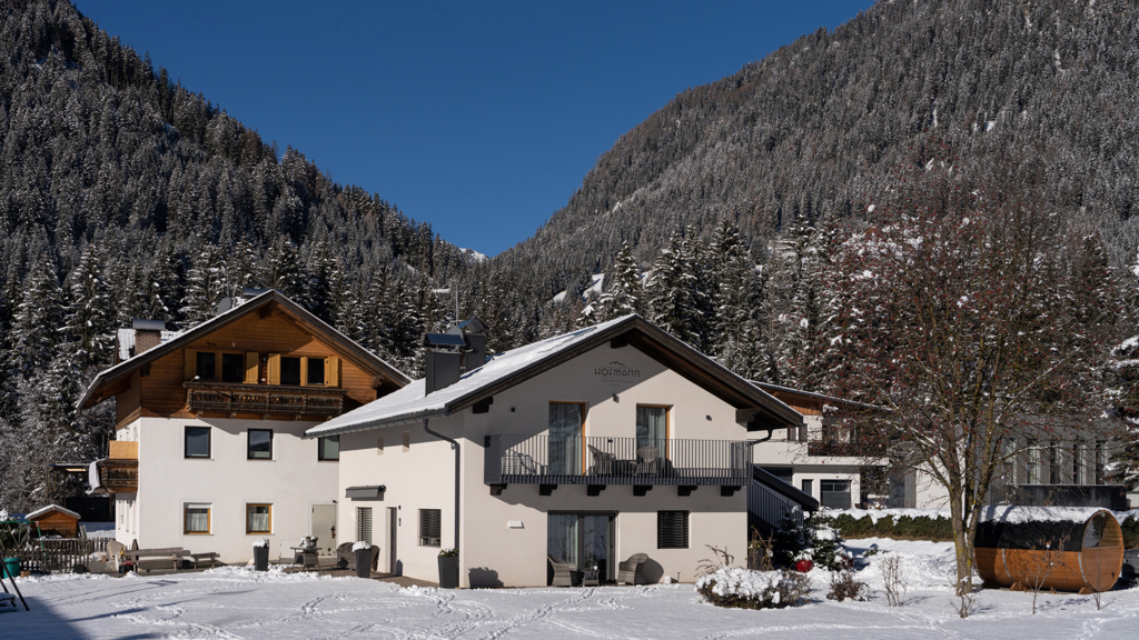 ! RM20241205_Hofmann Apartments_Outdoor_Winter_0001.jpg