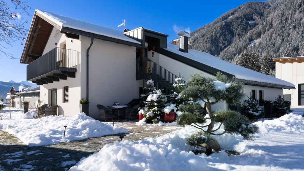 ! RM20241205_Hofmann Apartments_Outdoor_Winter_0025.jpg
