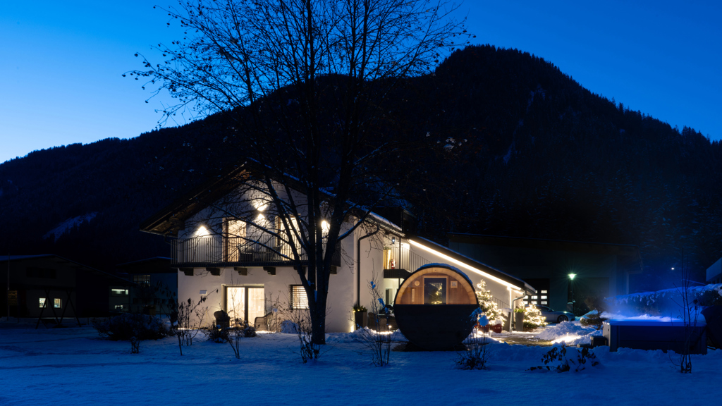 ! RM20241205_Hofmann Apartments_Outdoor_Winter_0089.jpg