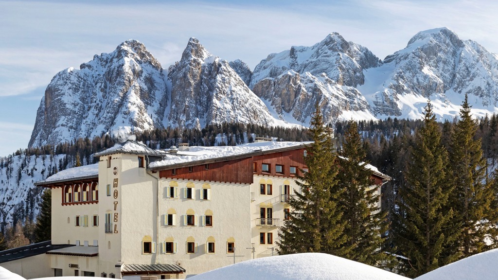 B&B Hotel Passo Tre Croci - Hotel in Cortina d'Ampezzo in Belluno / Dolomites
