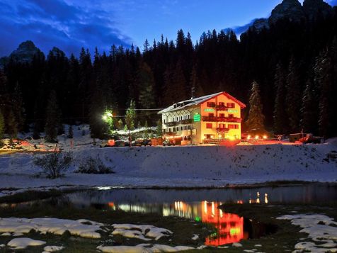 Hotel Miralago - Lake Misurina in Belluno