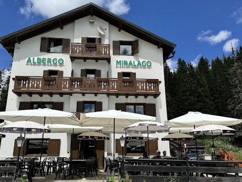 Hotel Miralago - Lake Misurina in Belluno