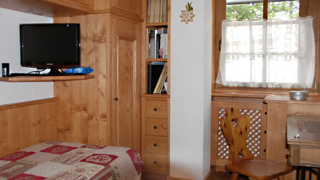 camera04zoom (1).jpg