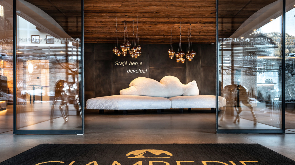 ciampedie_hotel_hd.jpg