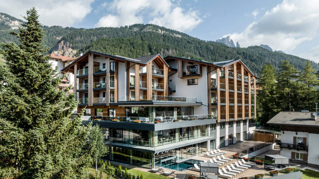 Ciampedie Luxury Alpine Spa Hotel - Hotel in Val di Fassa in Trentino / Dolomites