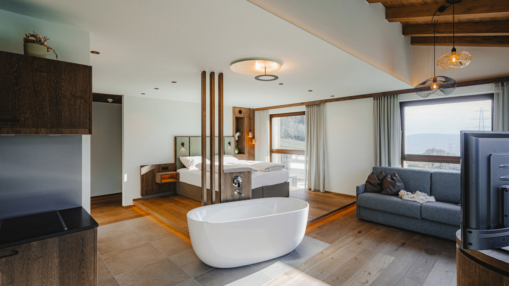 Der Hof Perntal Retreat - Apartment / Residence in Gais at Mt. Kronplatz / Tyrol du Sud