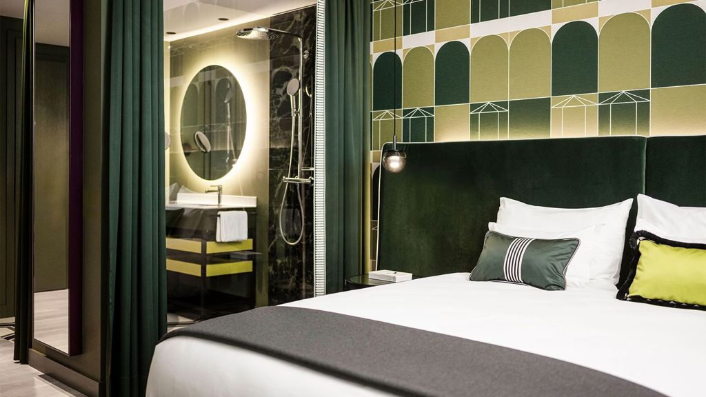 deluxe-room.jpg