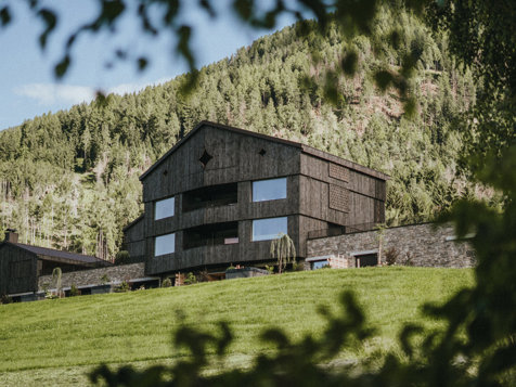 Brondstott Farm & Suites - Stefansdorf at Mt. Kronplatz