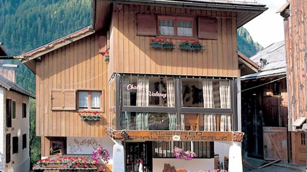 Hotel Chalet Valeruz - Hotel in Canazei in Trentino / Dolomites