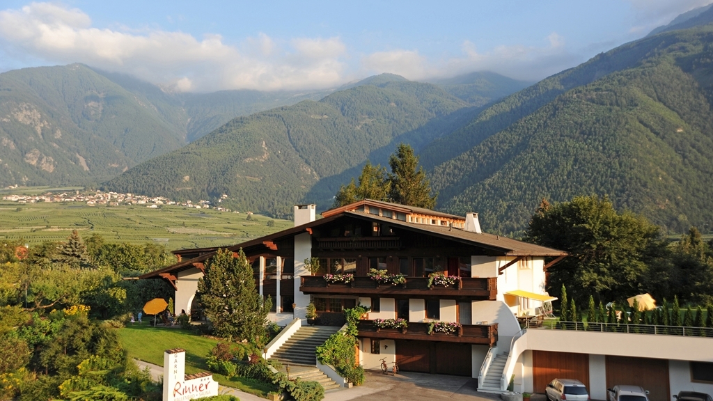 Garni Rinner - Bed & Breakfast a Laces in Val Venosta / Alto Adige