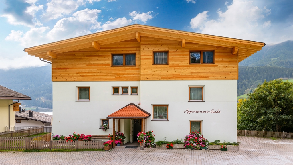 Haus Heidi - Apartment / Residence in Reschen in Vinschgau / South Tyrol