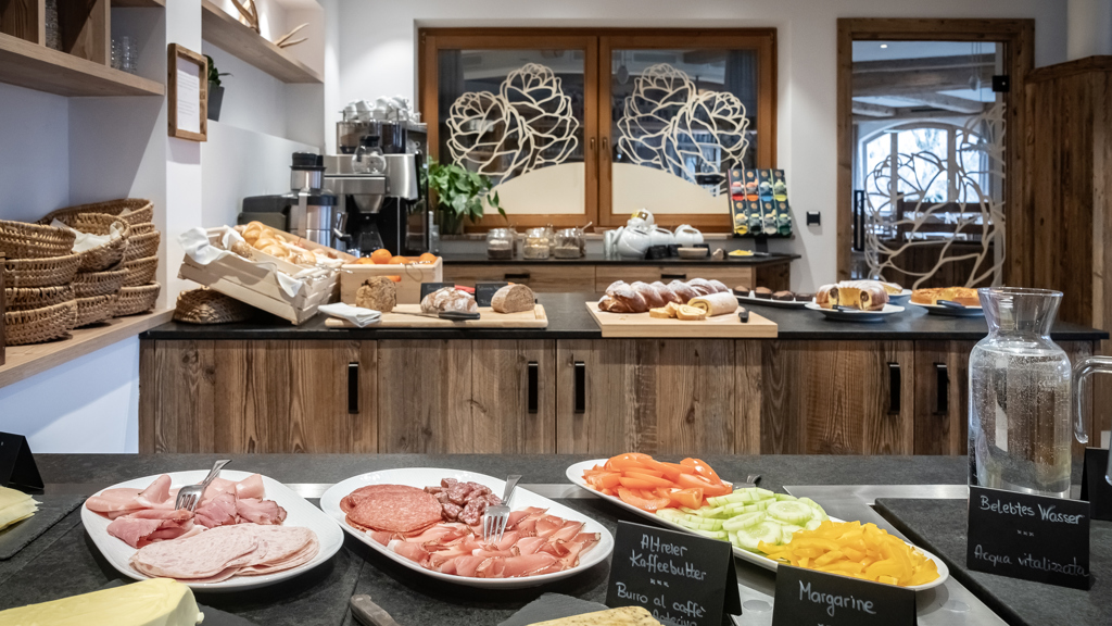 fruehstueck-buffet-03.jpg