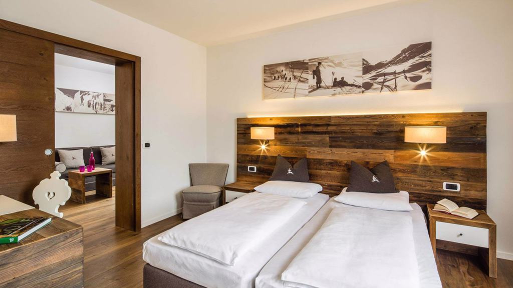 DOLOMITI SUITE1.jpg
