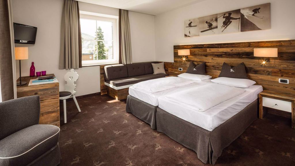 DOPPELZIMMER TIROL SUPERIOR2.jpg