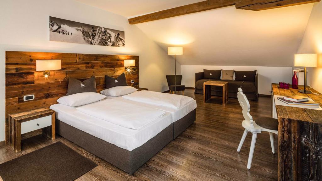 JUNIOR SUITE1.jpg