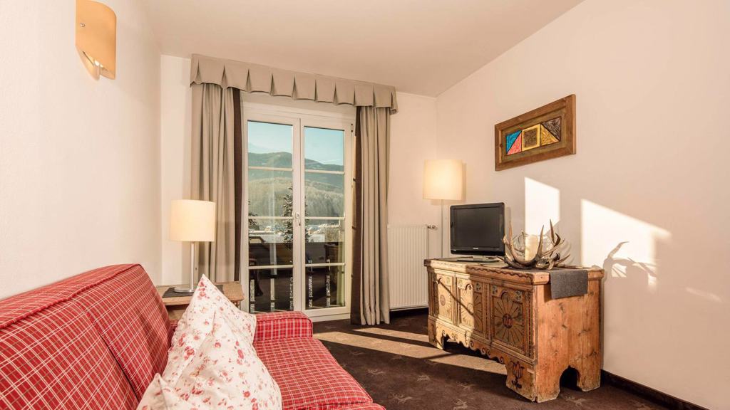 KRONPLATZ SUITE4.jpg