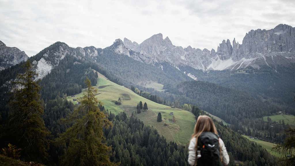 Hiking_Rosengarten_autumn_©KOTTERSTEGER_Vitalpina.jpg