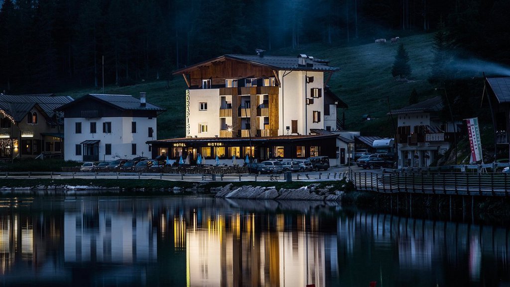 hotel-sorapiss-esterno.jpg