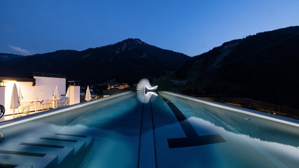 Hotel Al Plan Schwimmbad 19.6. DRUCK-© Alfred Tschager-114-121.jpg