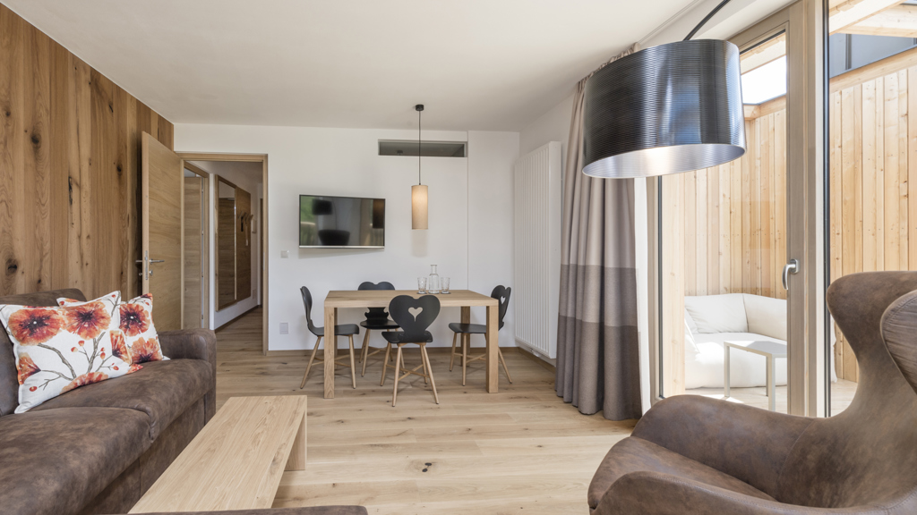 Suite Lifestyle 2.jpg